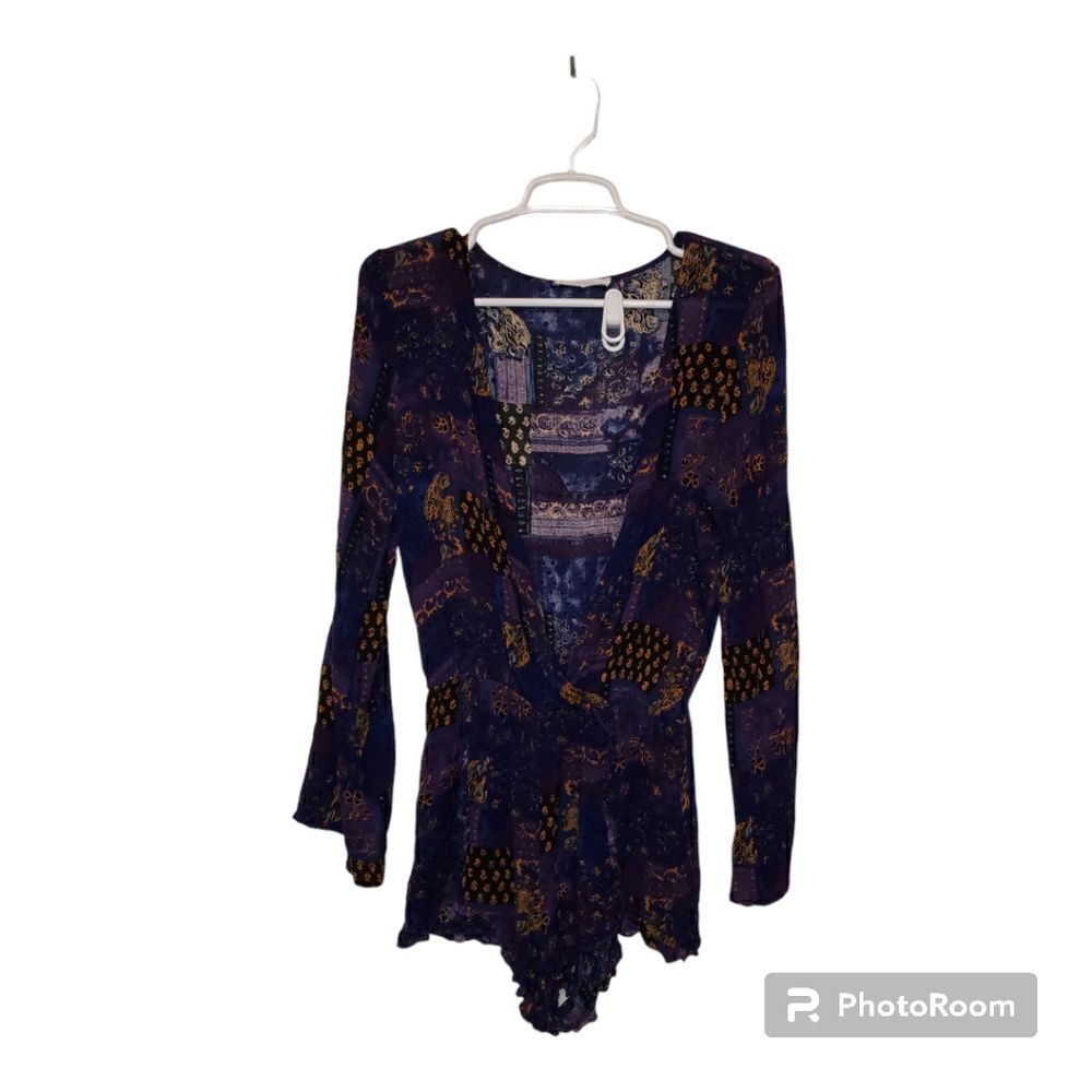 Honey Punch Boho Paisley Deep V Long Sleeve Romper Medium